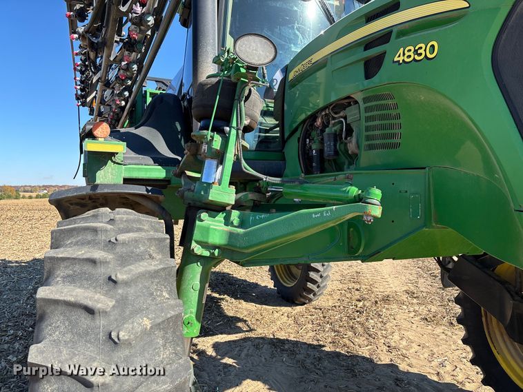 image for item EV3237 2013 John Deere 4830 sprayer