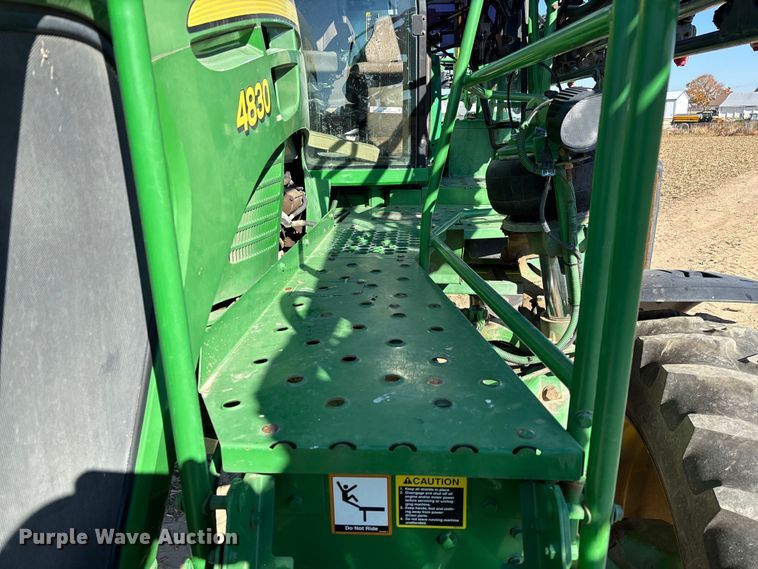image for item EV3237 2013 John Deere 4830 sprayer
