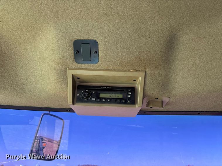 image for item EV3237 2013 John Deere 4830 sprayer