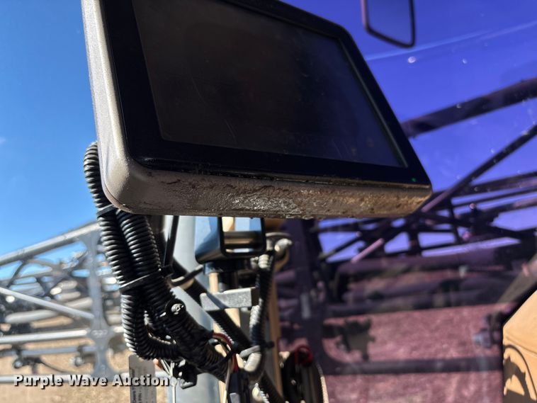 image for item EV3237 2013 John Deere 4830 sprayer