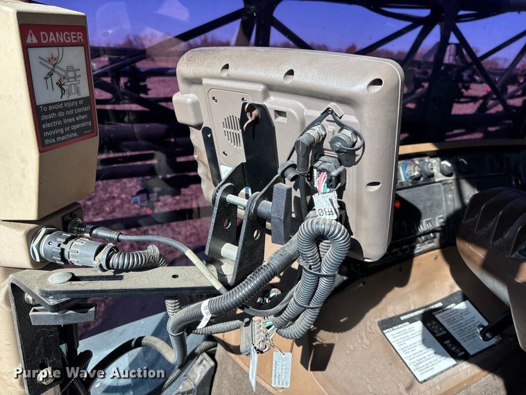 image for item EV3237 2013 John Deere 4830 sprayer