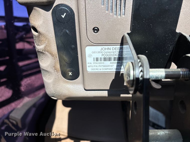 image for item EV3237 2013 John Deere 4830 sprayer