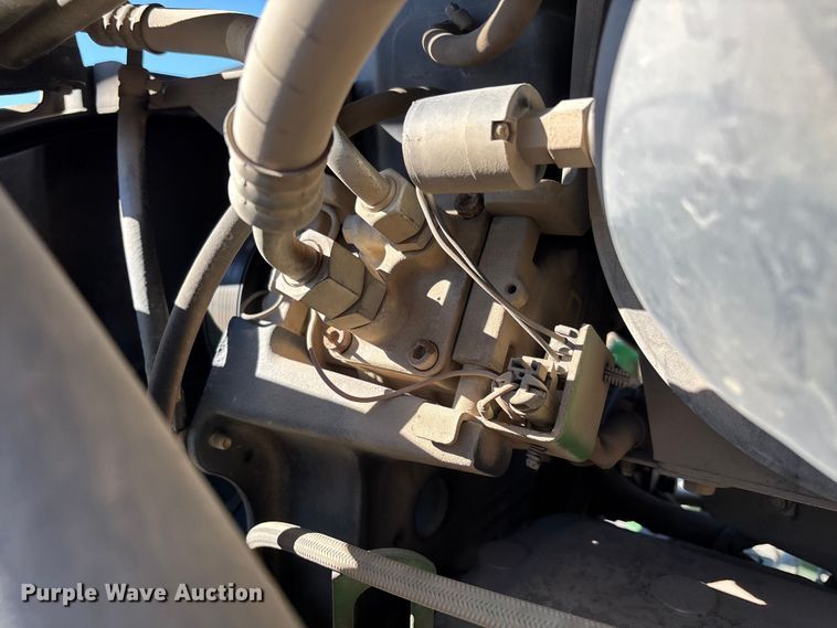 image for item EV3237 2013 John Deere 4830 sprayer