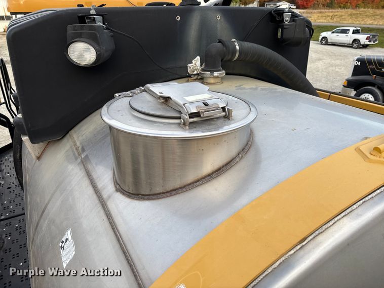 image for item EV3239 2012 Agco Rogator 1300 sprayer