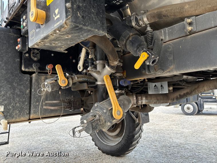 image for item EV3239 2012 Agco Rogator 1300 sprayer