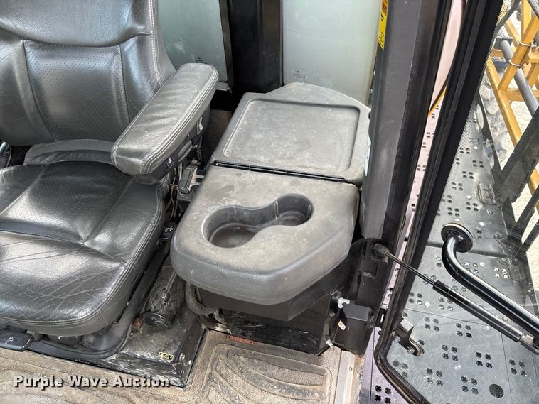 image for item EV3239 2012 Agco Rogator 1300 sprayer