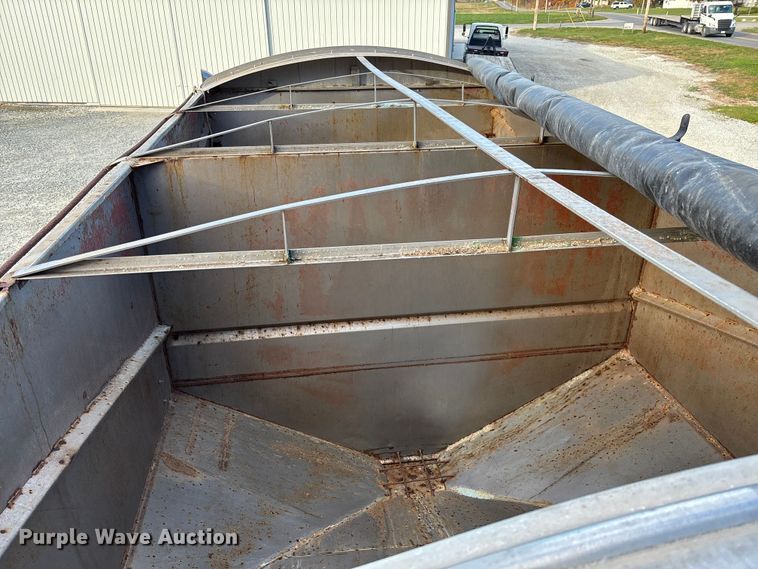 image for item EV3240 1993 Peterbilt 377 Seed Tender Truck