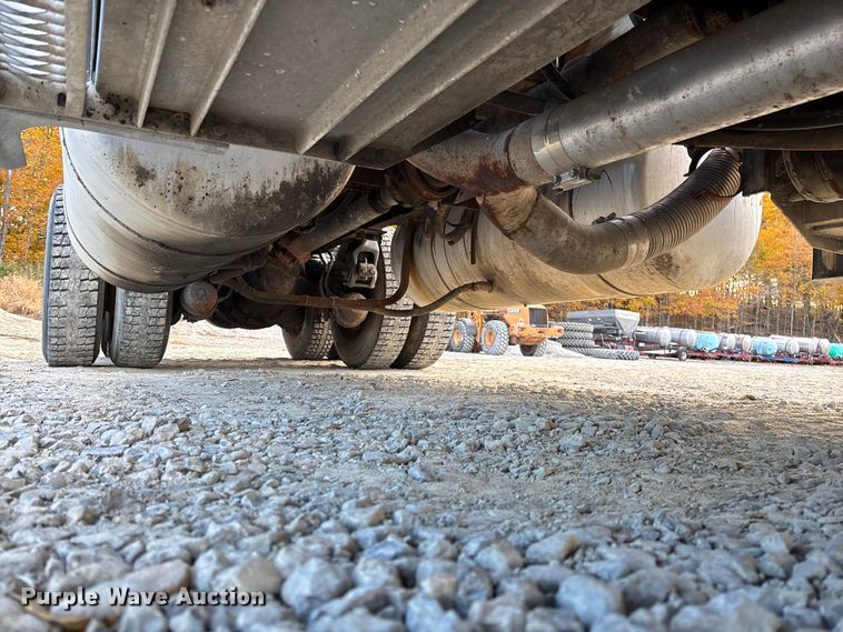 image for item EV3240 1993 Peterbilt 377 Seed Tender Truck