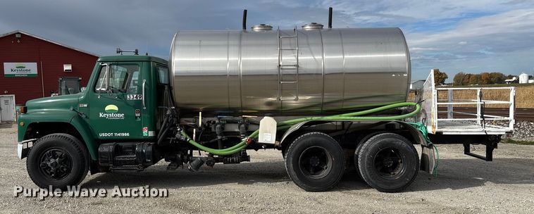 image for item EV3242 1987 International F-1954 tank truck
