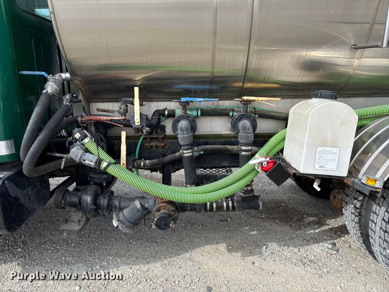 image for item EV3242 1987 International F-1954 tank truck