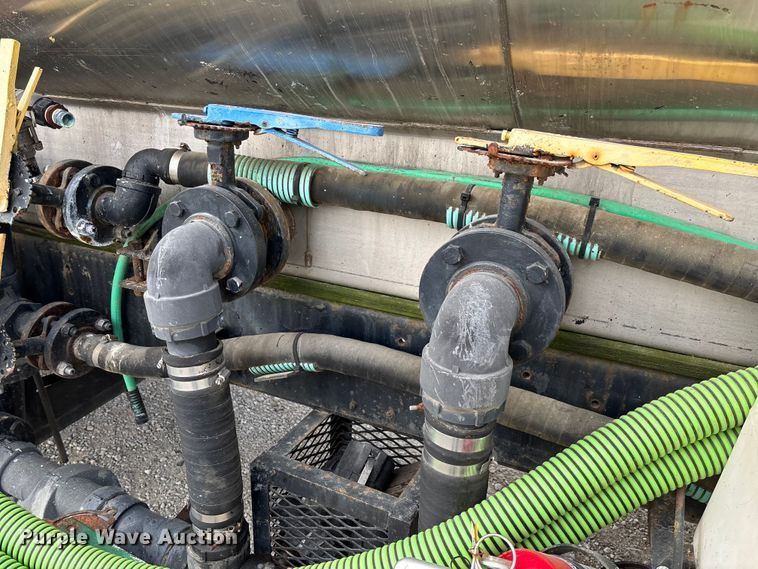 image for item EV3242 1987 International F-1954 tank truck