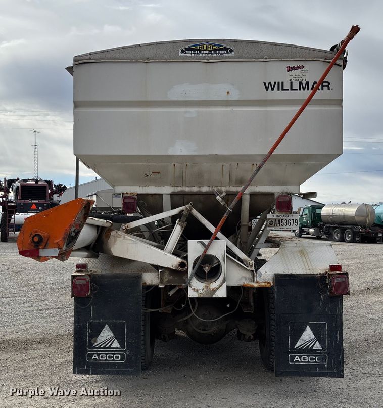 image for item EV3243 1989 International F-2654 fertilizer delivery truck