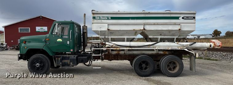 image for item EV3243 1989 International F-2654 fertilizer delivery truck