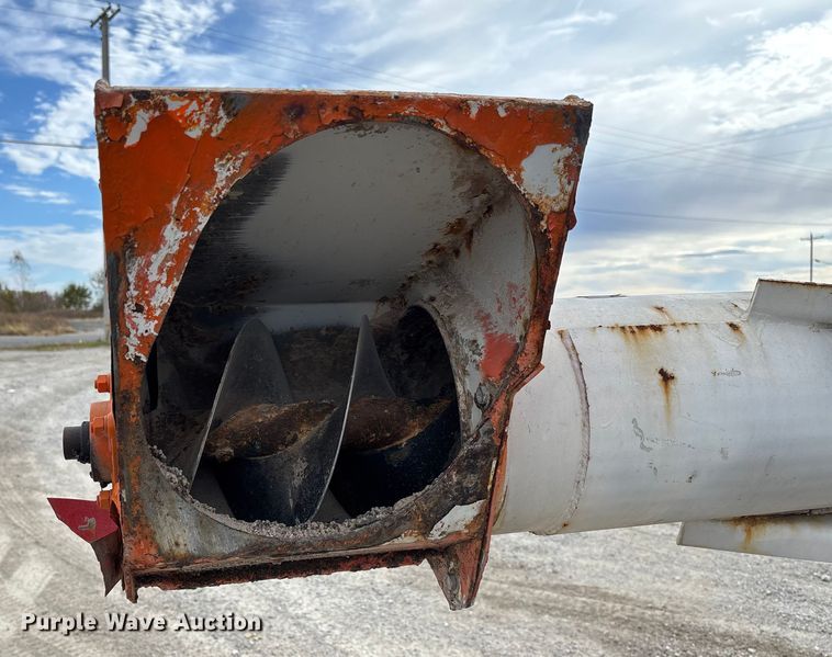 image for item EV3243 1989 International F-2654 fertilizer delivery truck