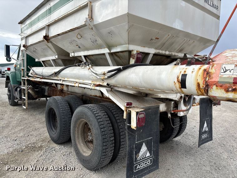 image for item EV3243 1989 International F-2654 fertilizer delivery truck