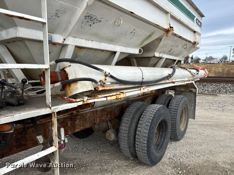 image for item EV3243 1989 International F-2654 fertilizer delivery truck