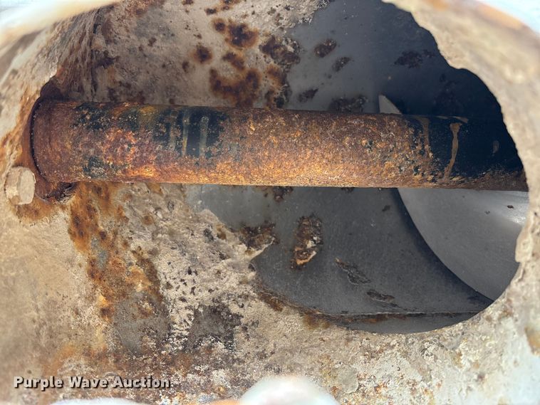 image for item EV3243 1989 International F-2654 fertilizer delivery truck