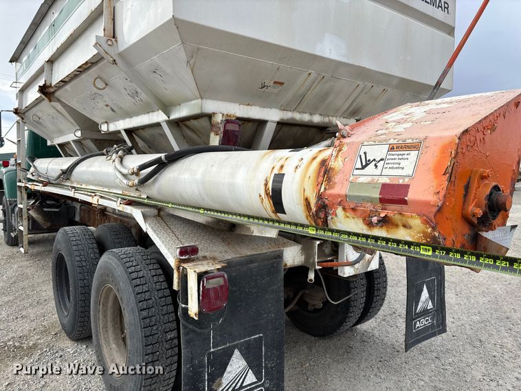 image for item EV3243 1989 International F-2654 fertilizer delivery truck