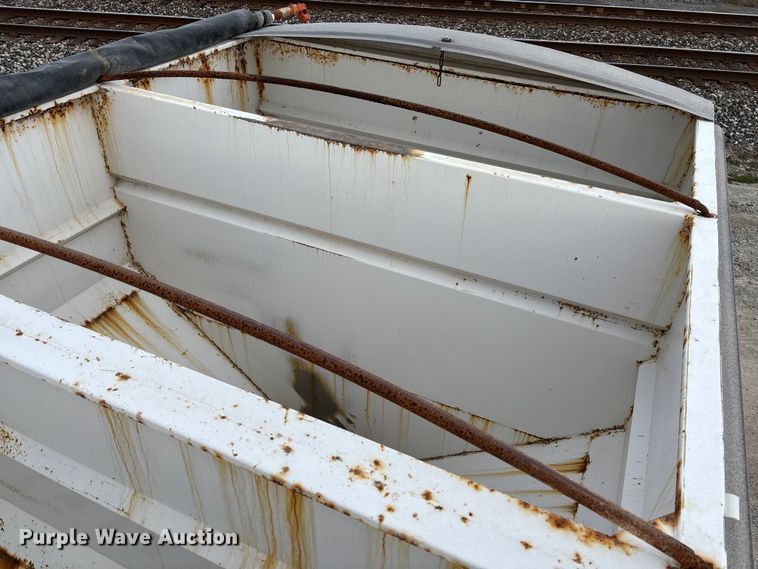 image for item EV3243 1989 International F-2654 fertilizer delivery truck