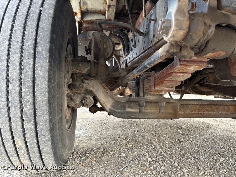 image for item EV3243 1989 International F-2654 fertilizer delivery truck