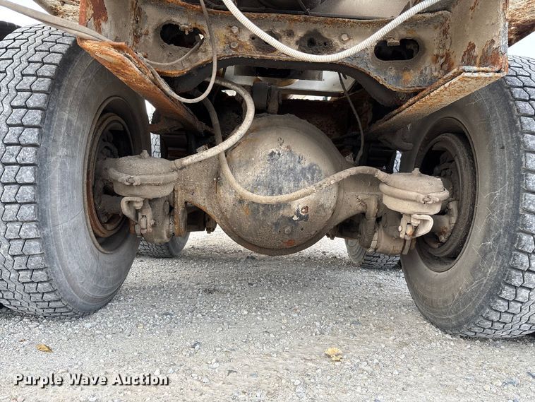 image for item EV3243 1989 International F-2654 fertilizer delivery truck