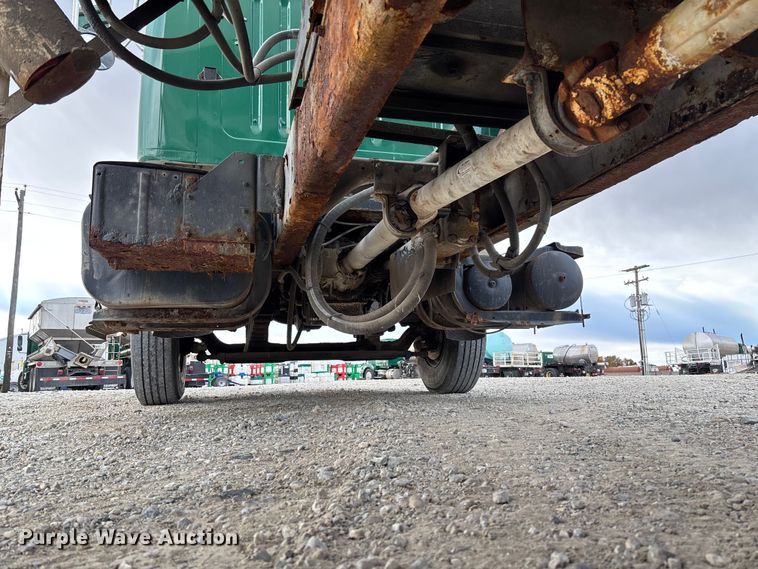 image for item EV3243 1989 International F-2654 fertilizer delivery truck