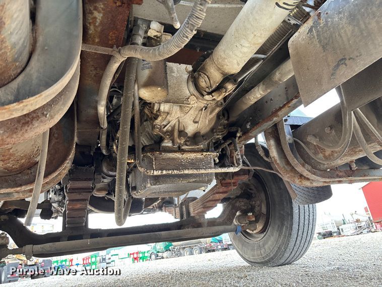 image for item EV3243 1989 International F-2654 fertilizer delivery truck