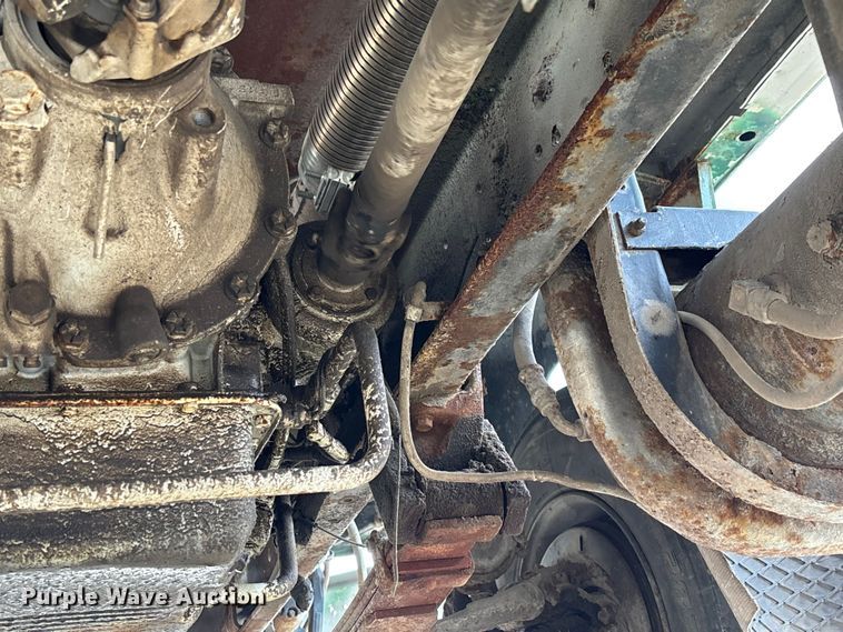 image for item EV3243 1989 International F-2654 fertilizer delivery truck