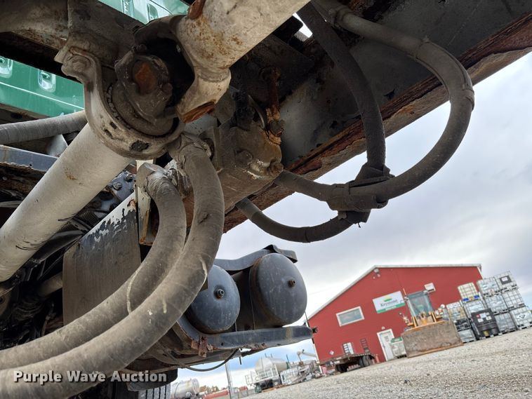 image for item EV3243 1989 International F-2654 fertilizer delivery truck