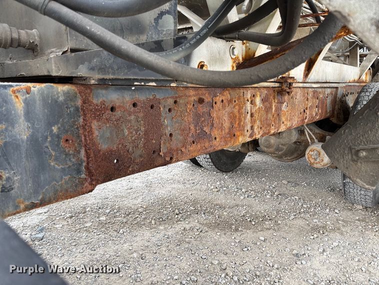 image for item EV3243 1989 International F-2654 fertilizer delivery truck