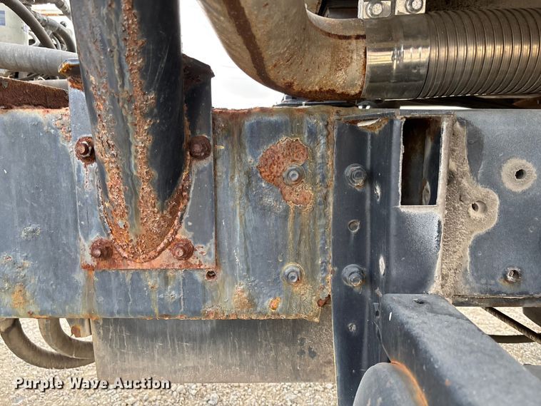 image for item EV3243 1989 International F-2654 fertilizer delivery truck