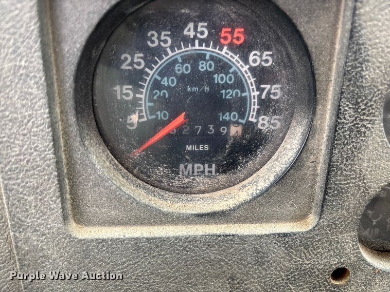 image for item EV3243 1989 International F-2654 fertilizer delivery truck