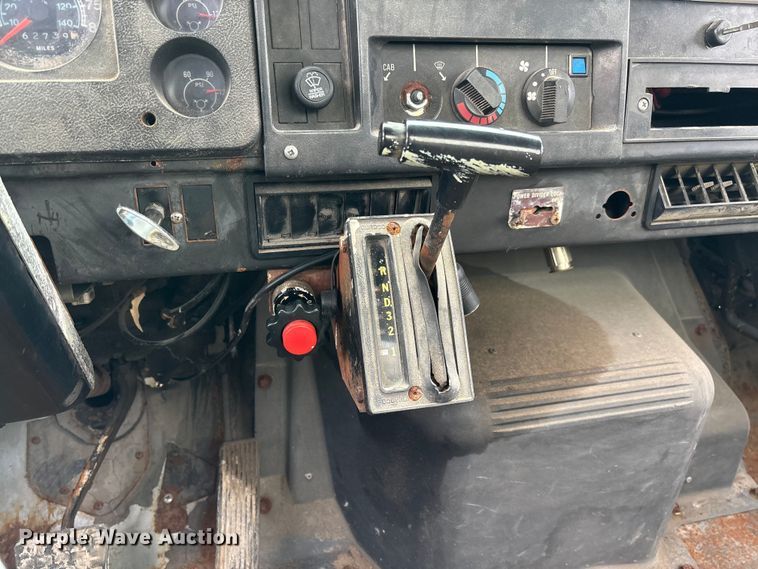 image for item EV3243 1989 International F-2654 fertilizer delivery truck