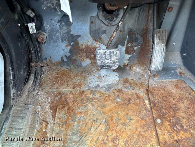 image for item EV3243 1989 International F-2654 fertilizer delivery truck