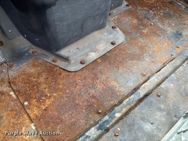 image for item EV3243 1989 International F-2654 fertilizer delivery truck