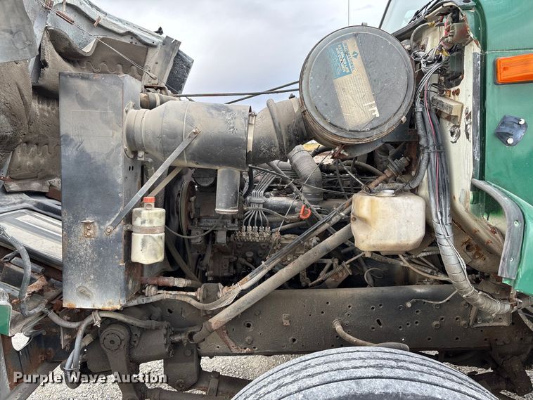 image for item EV3243 1989 International F-2654 fertilizer delivery truck