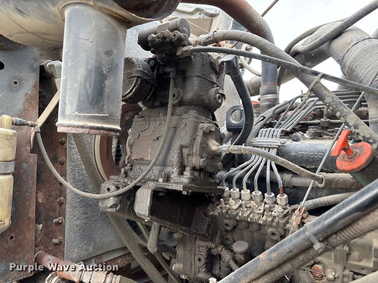 image for item EV3243 1989 International F-2654 fertilizer delivery truck