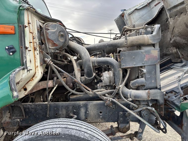 image for item EV3243 1989 International F-2654 fertilizer delivery truck