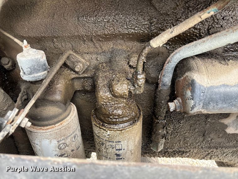 image for item EV3243 1989 International F-2654 fertilizer delivery truck