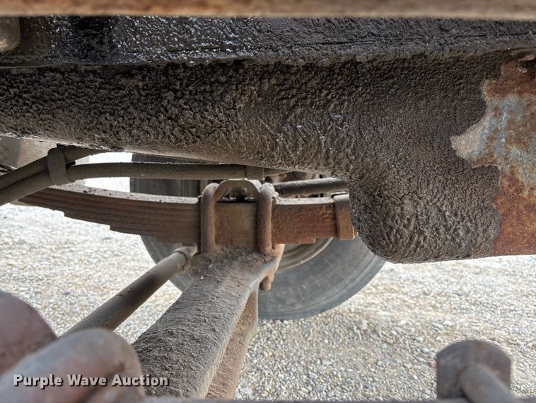 image for item EV3243 1989 International F-2654 fertilizer delivery truck