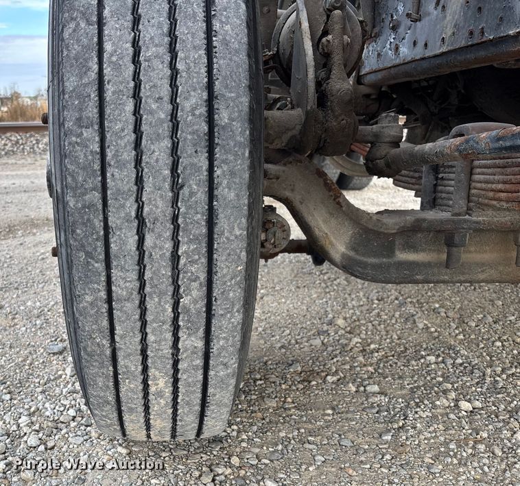 image for item EV3243 1989 International F-2654 fertilizer delivery truck