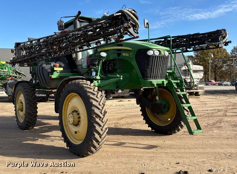 image for item EV3244 2012 John Deere 4830 sprayer