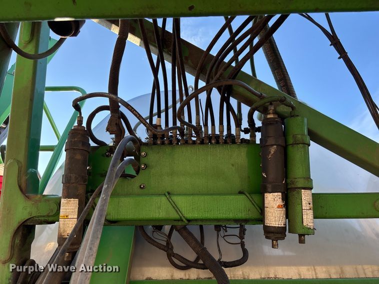 image for item EV3244 2012 John Deere 4830 sprayer