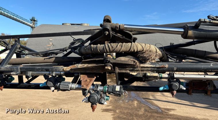 image for item EV3244 2012 John Deere 4830 sprayer