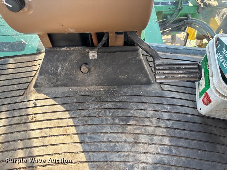 image for item EV3244 2012 John Deere 4830 sprayer