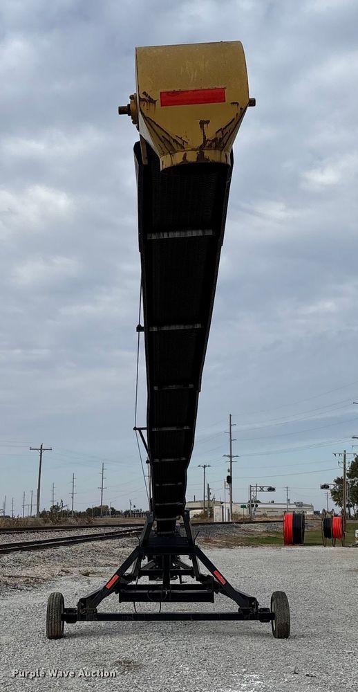 image for item EV3245 Convey-All TC-1070 conveyor