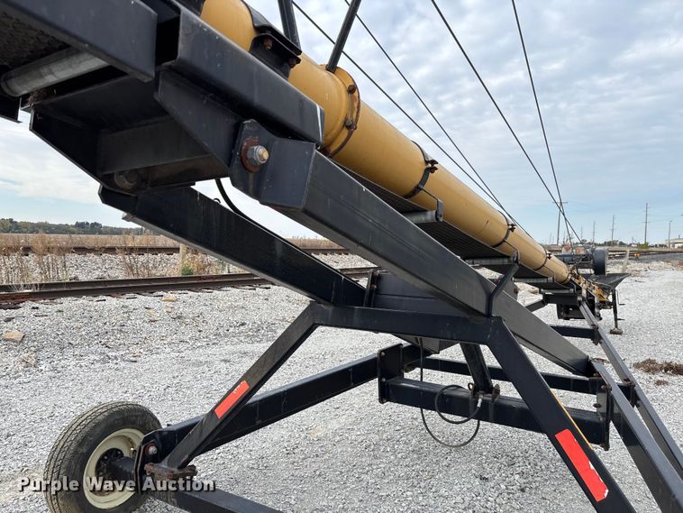 image for item EV3245 Convey-All TC-1070 conveyor