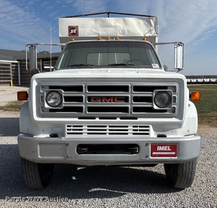 image for item EV3248 1988 GMC C7 fertilizer delivery truck