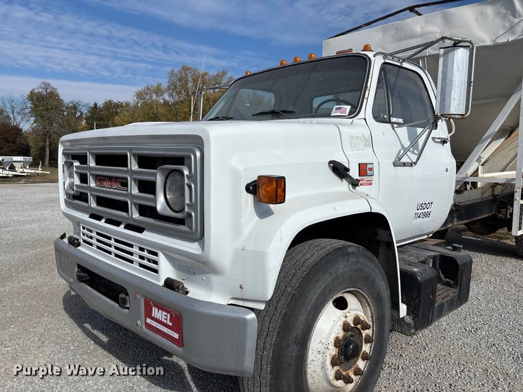 image for item EV3248 1988 GMC C7 fertilizer delivery truck