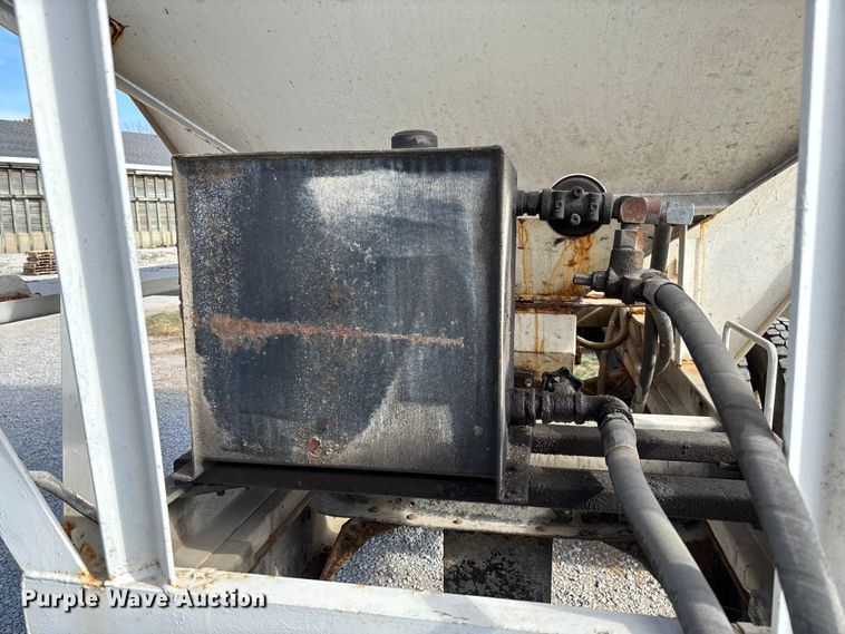 image for item EV3248 1988 GMC C7 fertilizer delivery truck